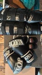 Kickbox set Joya handschoenen en scheenbeschermers, Ophalen of Verzenden, Zo goed als nieuw, Bokshandschoenen