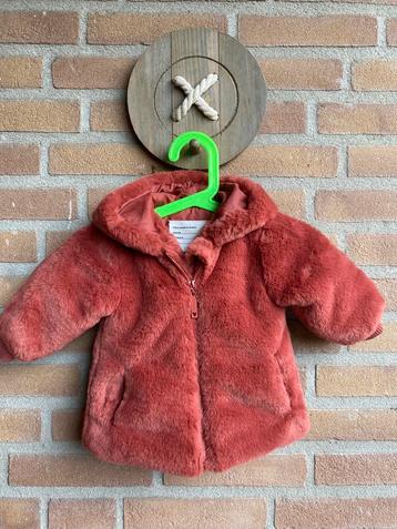 Prenatal winterjas beschikbaar voor biedingen