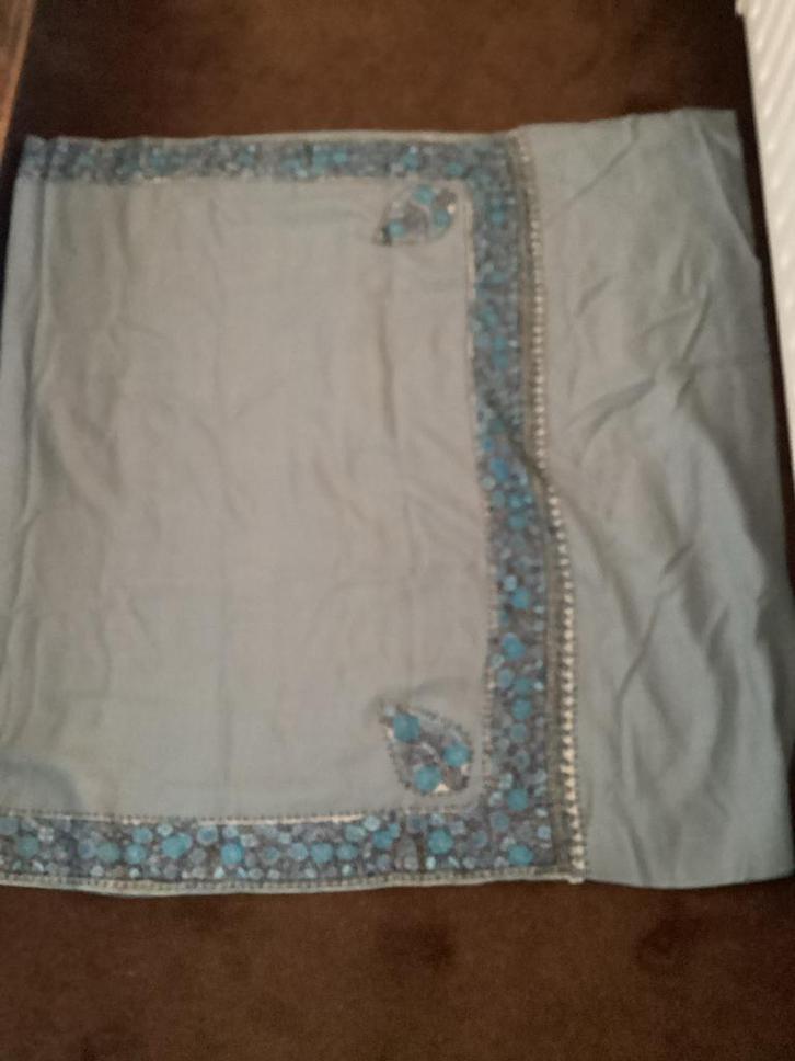 Mooi Tafelkleed met Borduurwerk, Antiek en Kunst, Antiek | Kleden en Textiel, Ophalen of Verzenden