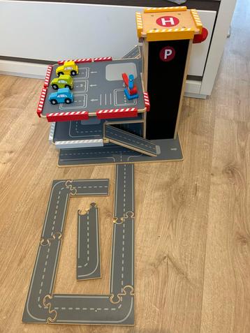 Houten parkeergarage beschikbaar voor biedingen