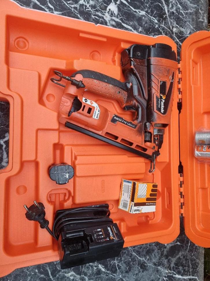 PASLODE IM65 Afwerktacker, Doe-het-zelf en Verbouw, Gereedschap | Handgereedschap, Zo goed als nieuw, Ophalen of Verzenden