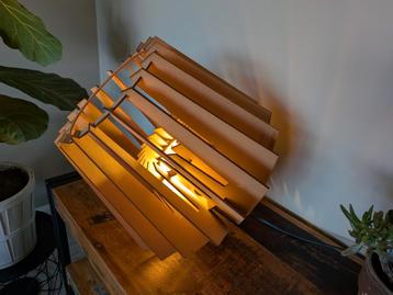 Van Tjalle en Jasper Houten Lamp beschikbaar voor biedingen