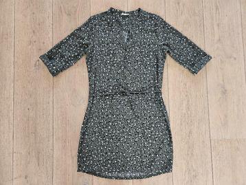 Groene jurk van Madness maat S  beschikbaar voor biedingen