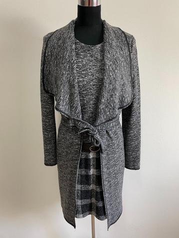 Set8 - Grijs-zwarte Caroline Biss set jurk mt 40+ vest mt 38 beschikbaar voor biedingen