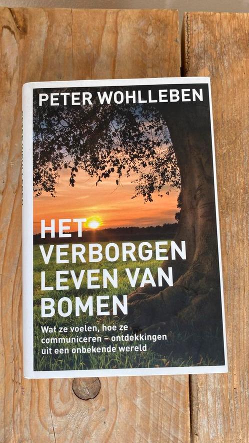 Peter Wohlleben - Het verborgen leven van bomen, Boeken, Natuur, Zo goed als nieuw, Bloemen, Planten en Bomen, Ophalen of Verzenden