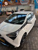 Toyota Aygo 1.0 Vvt-i 72pk 5D 2019 Wit, Auto's, Toyota, Voorwielaandrijving, 4 stoelen, Wit, Origineel Nederlands