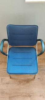 comfortabele stapelbare vergader-stoel, 4x, Huis en Inrichting, Stoelen, Ophalen, Metaal, Blauw, Zo goed als nieuw