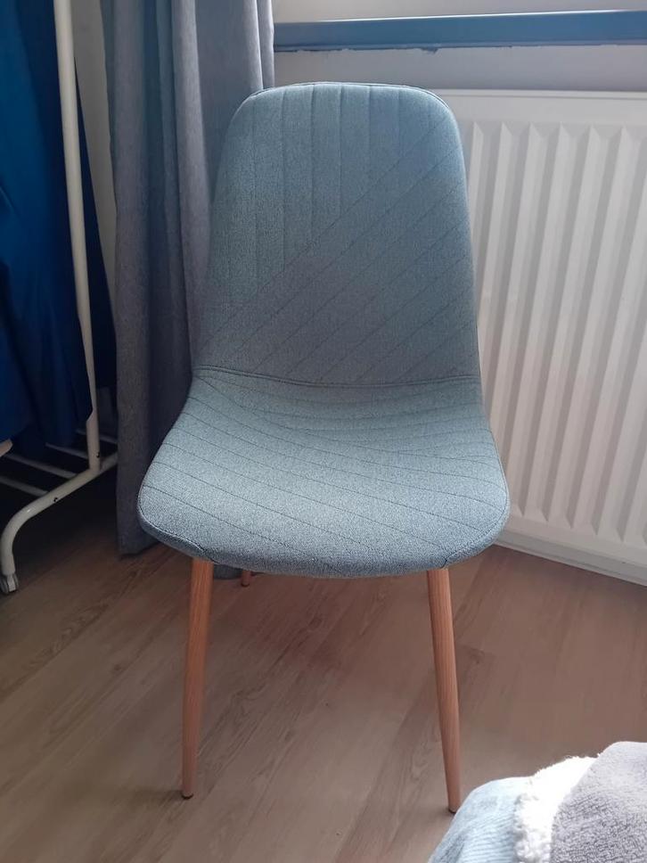 Set van 4 blauwe eetkamerstoelen van jysk, Huis en Inrichting, Stoelen, Zo goed als nieuw, Metaal, Blauw, Ophalen