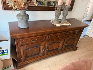 Dressoir kast beschikbaar voor biedingen