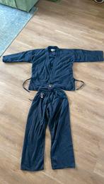 Zwart pak maat 3/160 (kind) voor bv kempo of karate, Sport en Fitness, Vechtsporten en Zelfverdediging, Maat XS of kleiner, Gebruikt
