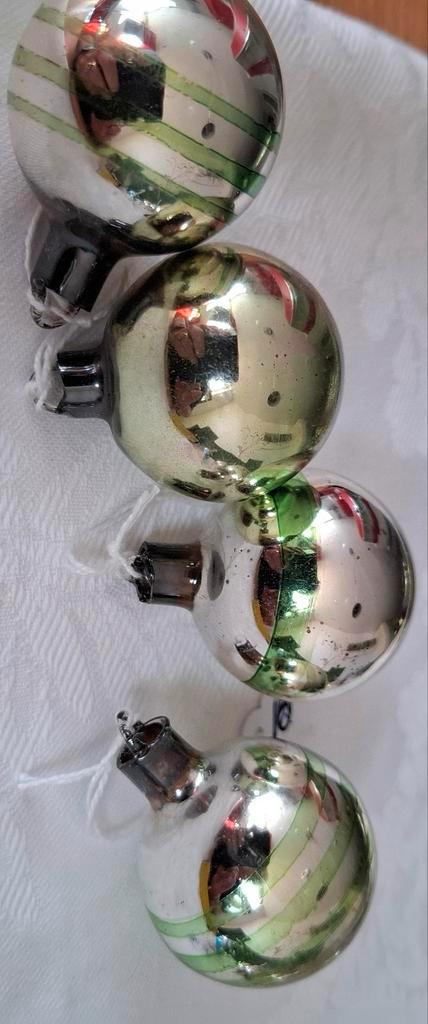 Antieke Kerst Ajeko Set v 4 ballen zilver groen5cm, Diversen, Kerst, Nieuw, Ophalen of Verzenden