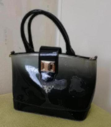  Designer Hand / Schoudertas ( Nieuw ) beschikbaar voor biedingen
