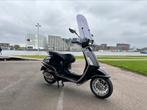 Vespa sprint 4t 4v 2016 full option, Fietsen en Brommers, Scooters | Vespa, Ophalen of Verzenden, Zo goed als nieuw, Overige modellen