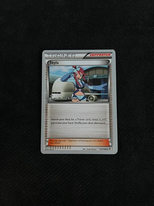 Skyla #134 Ian Whiton Signed, Hobby en Vrije tijd, Verzamelkaartspellen | Pokémon, Zo goed als nieuw, Losse kaart, Ophalen of Verzenden