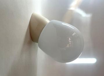 wandlamp schuin model jaren ’70 vintage beschikbaar voor biedingen