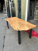 Boomstam tafel met ijzeren frame 215 cm lang, Ophalen, Eikenhout, 200 cm of meer, 50 tot 100 cm