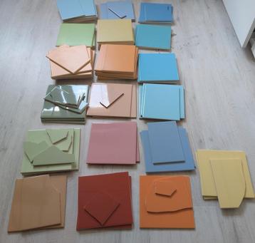 57 hele mozaïek tegels in mooie pastelkleuren+restjes beschikbaar voor biedingen