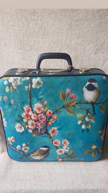 Vintage upcycle thema tassen koffers voor grootben klein beschikbaar voor biedingen