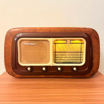 VINTAGE BUIZENRADIO NOVA P5 DE RADIO MET DE GOUDEN STEM 1951 beschikbaar voor biedingen