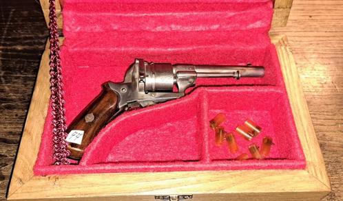 LeFaucheux revolver 7mm  1860 in kist, Verzamelen, Militaria | Algemeen, Landmacht, Overige typen, Overige gebieden, Ophalen of Verzenden