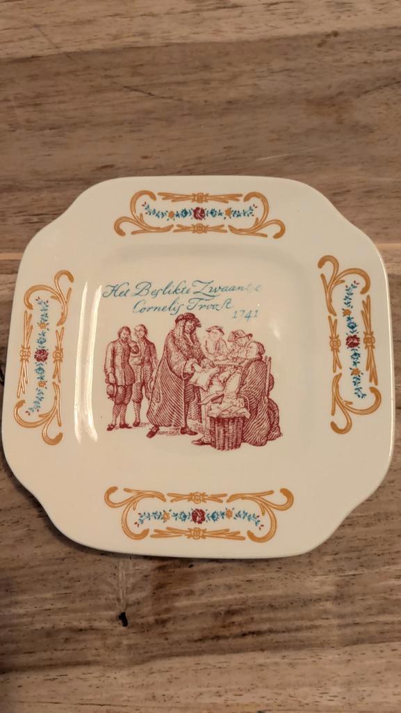 Boch Freres gebaksbordje - Beslikte Zwaantje Cornelis Frooft, Antiek en Kunst, Antiek | Schalen, Ophalen of Verzenden