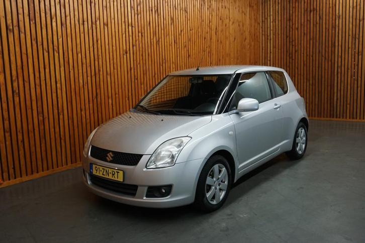 Suzuki SWIFT 1.5 5 DRS AUTOMAAT 1.5 EXCLUSIVE AIRCO, Auto's, Suzuki, Bedrijf, Swift, ABS, Airbags, Airconditioning, Bluetooth