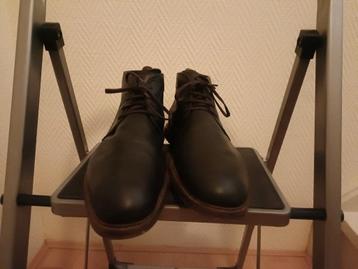 Floris van Bommel halfhoge schoenen maat 45 beschikbaar voor biedingen