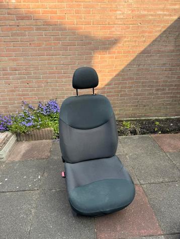 Toyota yaris 2002 stoelen beschikbaar voor biedingen