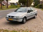 Volkswagen Passat 1.8 CL SDN 55KW E2 1995 Grijs, Voorwielaandrijving, Stof, 74 pk, 4 cilinders