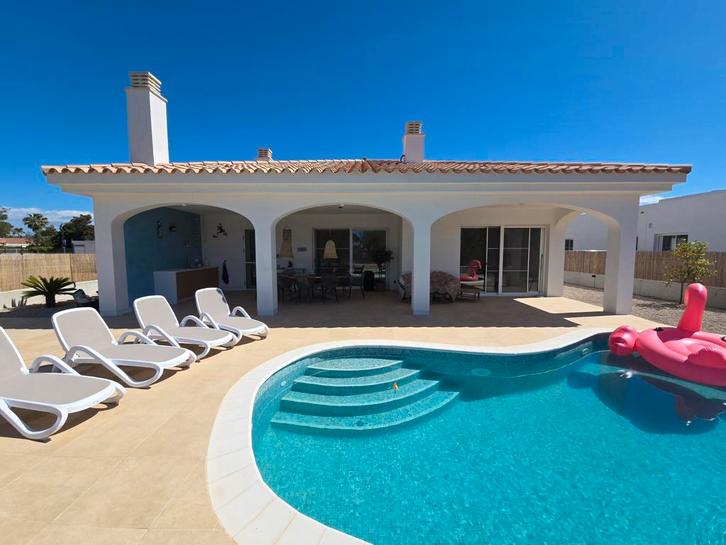 Vrijstaand vakantiehuis met zwembad in Riumar, Vakantie, Vakantiehuizen | Spanje, Costa Dorada, Landhuis of Villa, Dorp, Aan zee