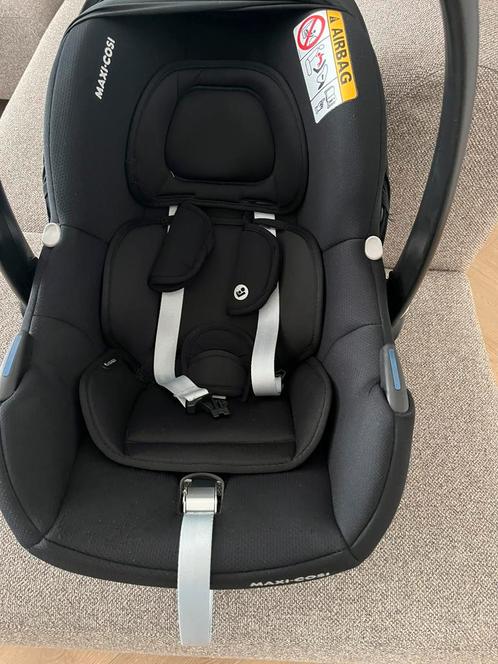 Maxi Cosi Cabriofix i-Size Essential Black, Kinderen en Baby's, Autostoeltjes, Zo goed als nieuw, Maxi-Cosi, 0 t/m 13 kg, Autogordel