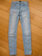 H&M spijkerbroek licht blauw stretch maat 34 - nieuw -, Ophalen of Verzenden, Nieuw, Blauw, W27 (confectie 34) of kleiner