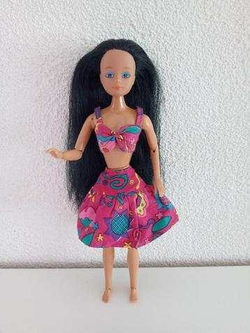 STEFFI LOVE Pop met een kledingsetje van Super Hair uit 1993 beschikbaar voor biedingen