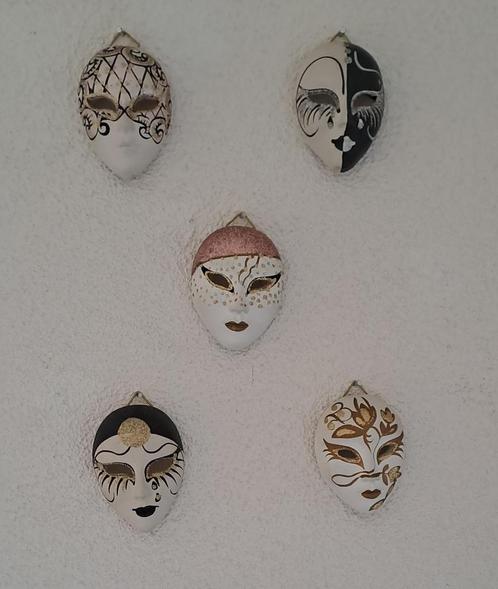 5x originele unieke Venetiaanse maskertjes.🎭, Antiek en Kunst, Kunst | Overige Kunst, Verzenden