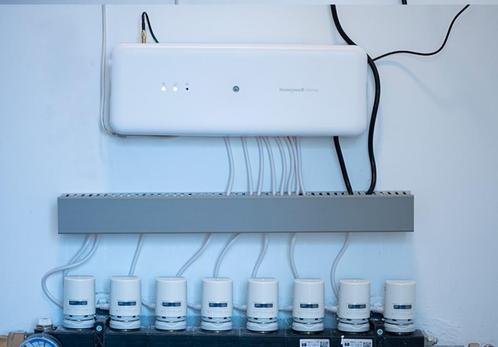 Resideo evohome HCC 100 multizoneregelaar 8-zones verwarmen, Doe-het-zelf en Verbouw, Verwarming en Radiatoren, Nieuw, Thermostaat
