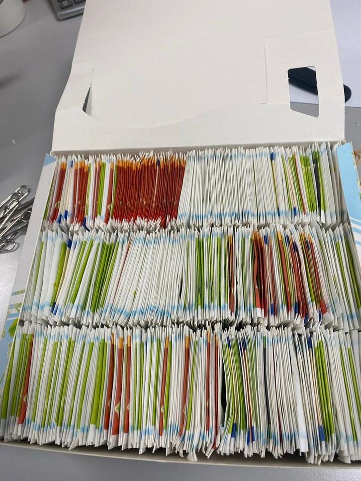 Gebruikte theezakjes - Pickwick, Hobby en Vrije tijd, Knutselen, Gebruikt, Overige typen, Ophalen of Verzenden