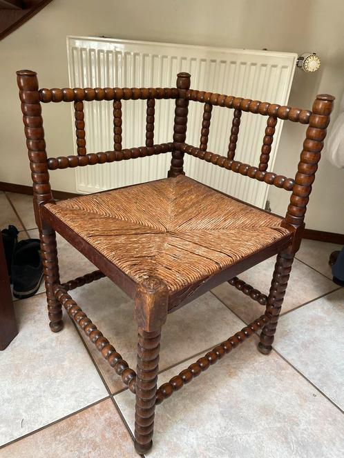 Antieke Hoekstoel Hout met Gevlochten Zitting – 43x43x64,5cm, Antiek en Kunst, Antiek | Meubels | Stoelen en Banken, Ophalen