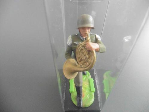 Preiser / Elastolin Musician marching with French Horn., Hobby en Vrije tijd, Modelbouw | Figuren en Diorama's, Nieuw, Figuur of Figuren