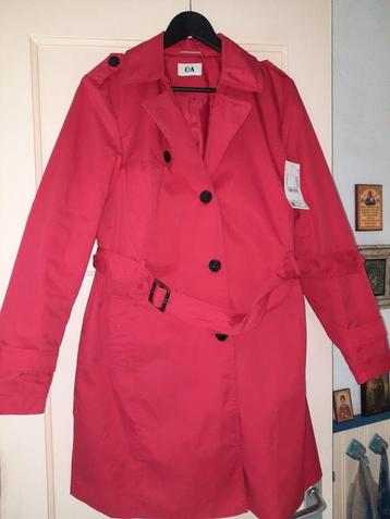 Rode trenchcoat maat 42 beschikbaar voor biedingen