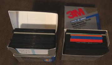 28x HD diskettes in 2 doosjes voor hergebruik beschikbaar voor biedingen