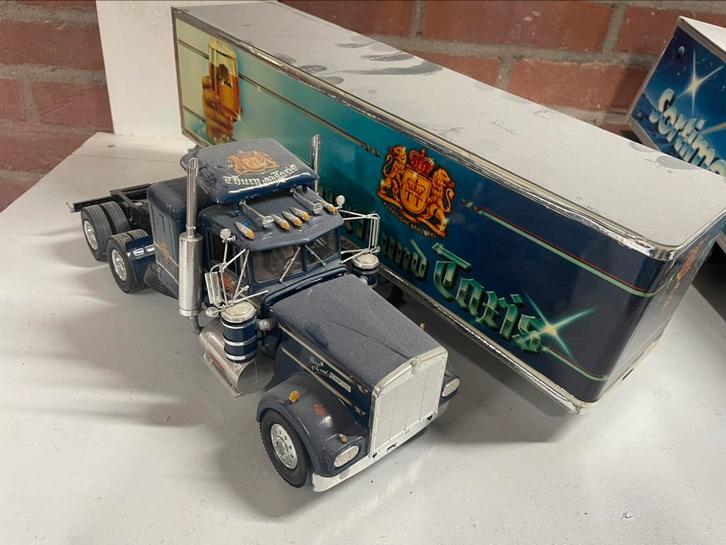 Te koop Italeri Revell 1:24 truck, Hobby en Vrije tijd, Modelauto's | 1:24, Gebruikt, Bus of Vrachtwagen, Overige merken, Ophalen