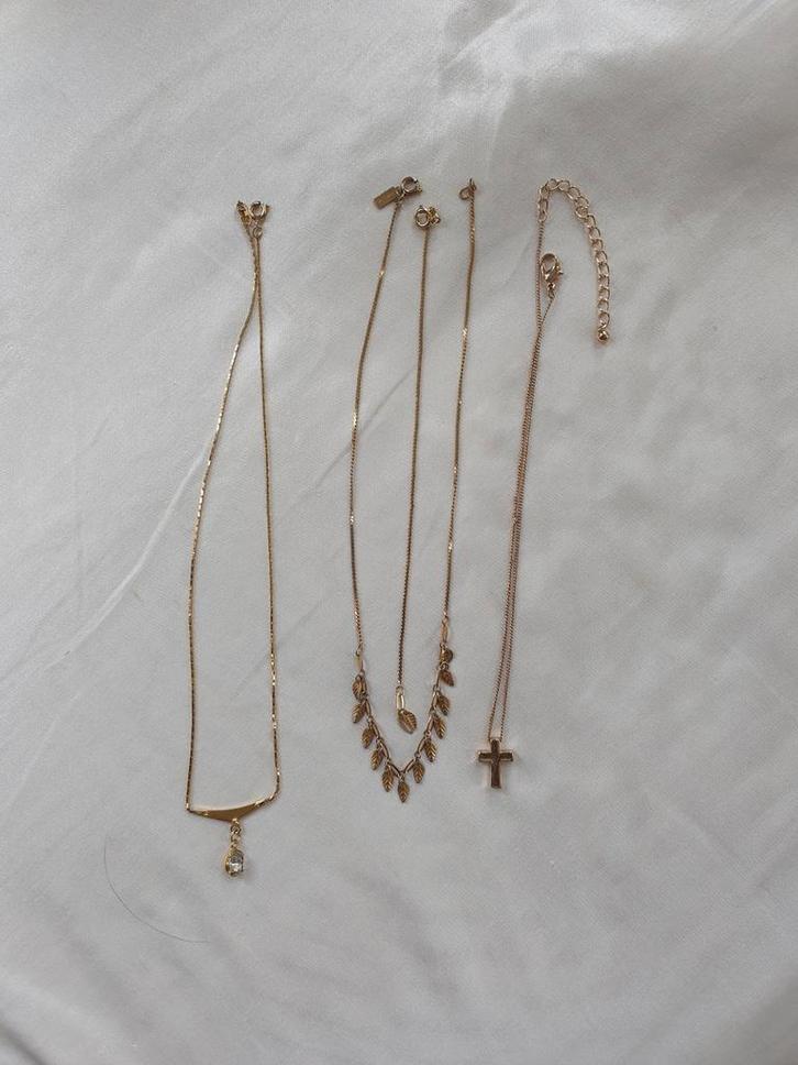 Kettingen en 1x armband goudkleur messing roestvrij., Sieraden, Tassen en Uiterlijk, Kettingen, Zo goed als nieuw, Overige materialen