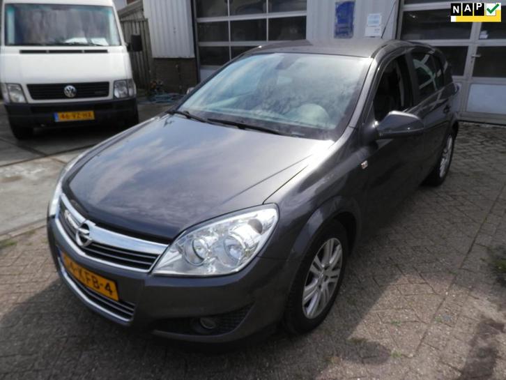 Opel Astra 1.7 CDTi Cosmo, Auto's, Opel, Bedrijf, Te koop, Astra, Airbags, Airconditioning, Boordcomputer, Centrale vergrendeling