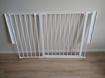 BabyDan Flex Traphekje - 72cm deur + 33cm deel beschikbaar voor biedingen
