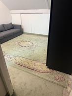 Perzisch tapijt, Huizen en Kamers, Kamers te huur