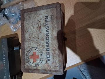 Te koop Duitse verbanddoos  beschikbaar voor biedingen