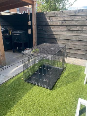 Honden bench OPBRENGST VOOR KIKA beschikbaar voor biedingen