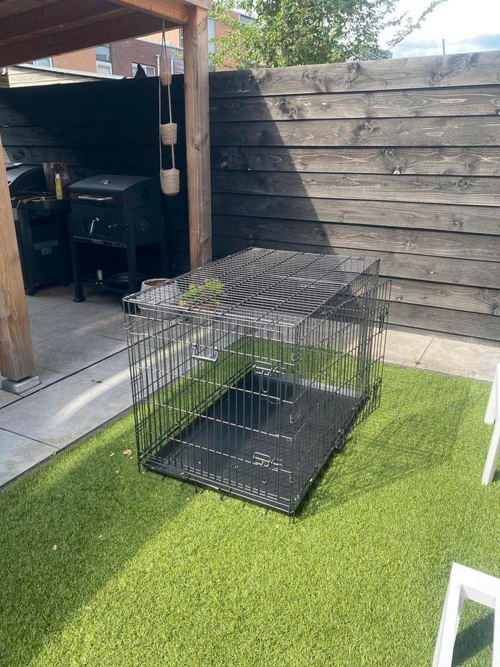 Honden bench OPBRENGST VOOR KIKA, Dieren en Toebehoren, Hondenbenches, Zo goed als nieuw, Ophalen