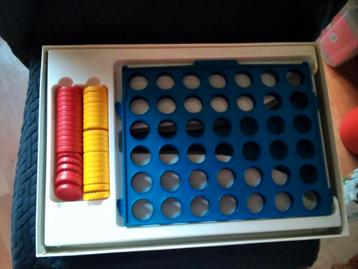 Vier op 'n Rij - MB Spellen beschikbaar voor biedingen