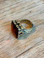 Ring. Vintage antiek (?) met steen. Zegelring., Ophalen of Verzenden